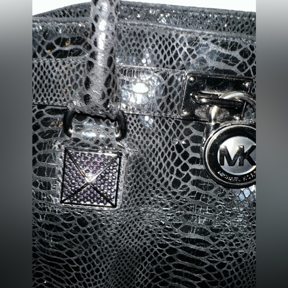 Michael Kors Large Hamilton Tote - Picture 2 of 7